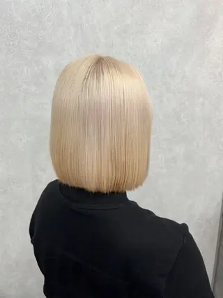 ショート カラー ハイトーン・ブリーチ ムラ修正　八須　錬のヘアスタイル