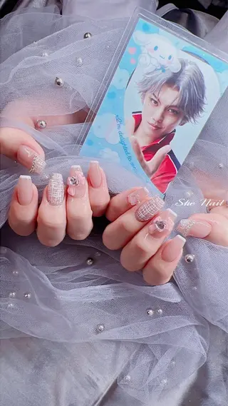 ネイル She   Nail所属・ISA_ BELLAのネイルデザイン