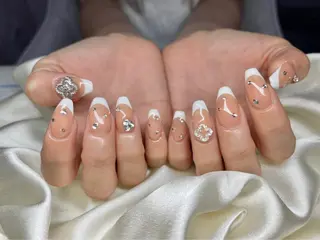 ネイル マツエク・マツパ アイブロウ Nail&eye Belire 新宿のネイルデザイン