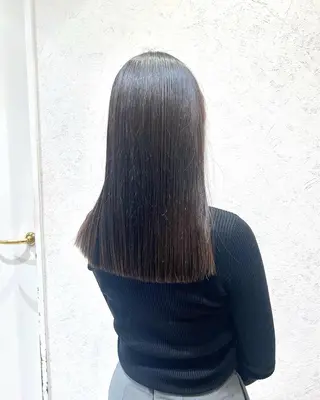 ミディアム Oasisgarden所属・レイヤー/ブリーチ MOMOのヘアスタイル