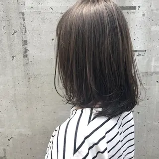 ミディアム 横山 莉奈のヘアスタイル