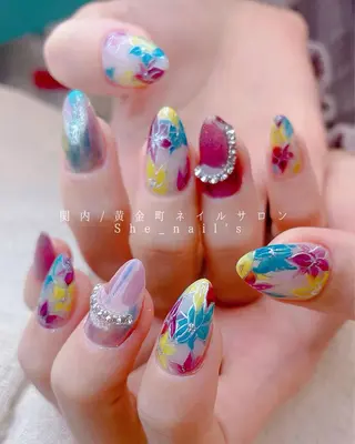 ネイル Blushオーナー Shiinaのネイルデザイン