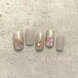 ネイル SOLMANI 予約担当のネイルデザイン