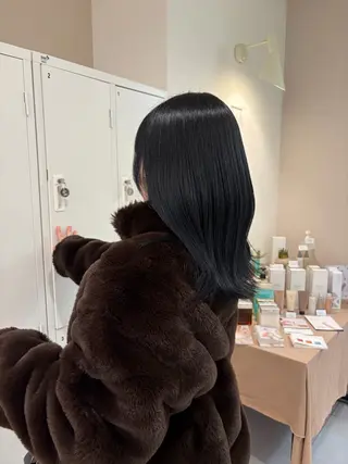 ミディアム ａｉｋａ🐩 /艶カラー/レイヤーのヘアスタイル