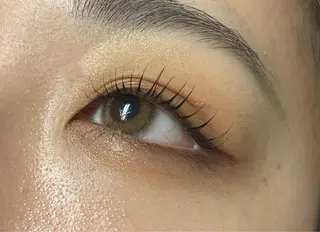 マツエク・マツパ アイブロウ メンズ眉毛サロンSENSE 津田沼所属・SENSE 津田沼 YUIKAの眉毛・アイブロウイメージ