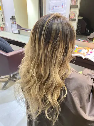 セミロング Moana by headlight 豊中曽根店所属・園田 美恵子のヘアスタイル