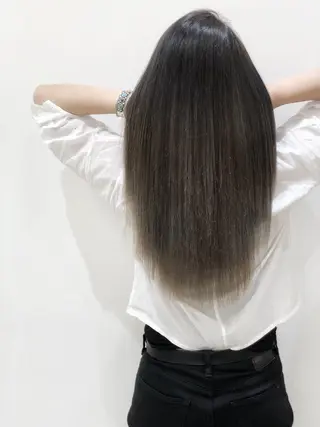 ミディアム due hair 京都駅前店 MILBON オージュア認定サロン【デューヘアー】所属・ハイトーンブリーチ 土坂 由志【京都】のヘアスタイル