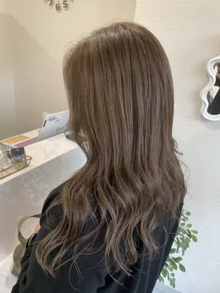 ロング カラー Amour なぐらのヘアスタイル