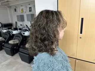 セミロング ハイライト/ ブリーチ😈小倉😈のヘアスタイル