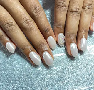 ネイル VIERU 🌈🎀💖のネイルデザイン