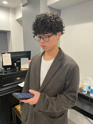 ショート パーマ メンズ りんと/メンズ/ 艶カラーのヘアスタイル