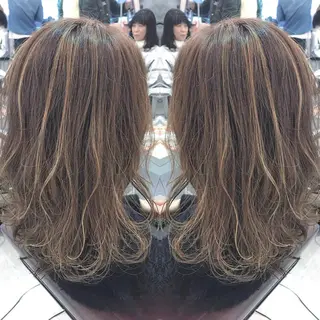 セミロング カラー 青木 茂樹⭐️ 透明感カラーのヘアスタイル