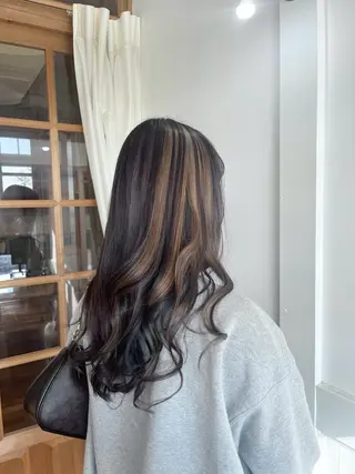 ロング カラー アオバ サキのヘアスタイル