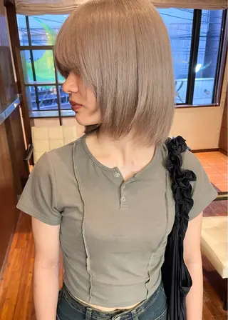 ショート カラー 髪質改善ｶﾗｰ ｹｱﾌﾞﾘｰﾁ/ﾀﾑのヘアスタイル