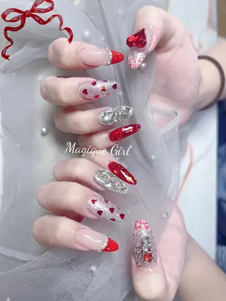 ネイル 鈴木 桃子🌷のネイルデザイン