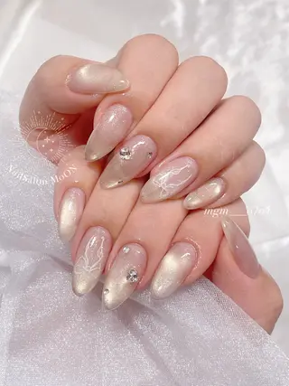 MoON...❤︎ MeGuのネイルデザイン