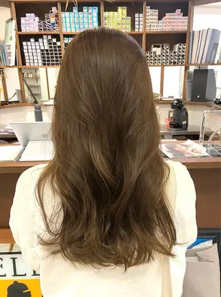 セミロング 牧田 彩香のヘアスタイル