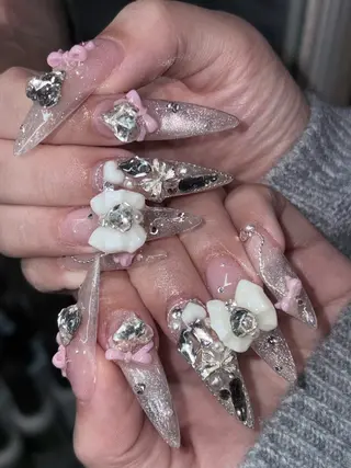 ネイル NES NAIL所属・さゆり￤推しキャラ ￤ロングネイル🩷のネイルデザイン