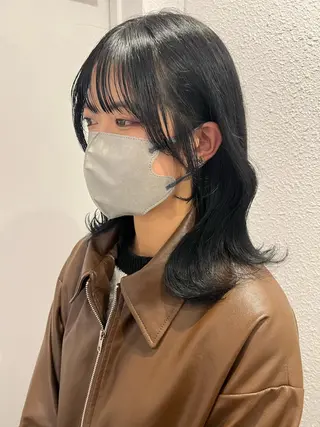 ミディアム カラー 韓国🇰🇷レイヤー 映える顔周り🩷のヘアスタイル