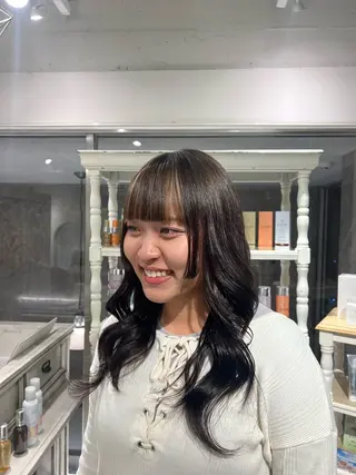 ロング ミカ/名駅/レイヤー /ブリーチなしカラーのヘアスタイル