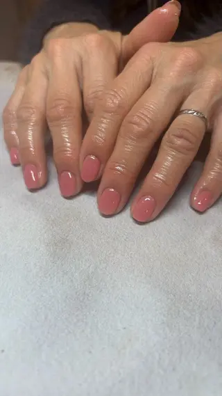 ネイル 人見 菜巴（ネイリスト）のネイルデザイン