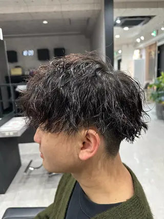 ショート パーマ メンズ ユウ🪄 パーマ指名No1のヘアスタイル