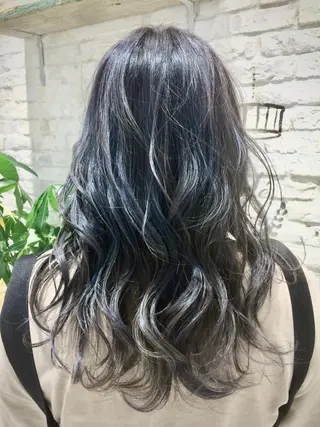 ミディアム カラー Kobayashi ハイライト/ショートのヘアスタイル