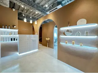 スズキ シオリのヘアスタイル