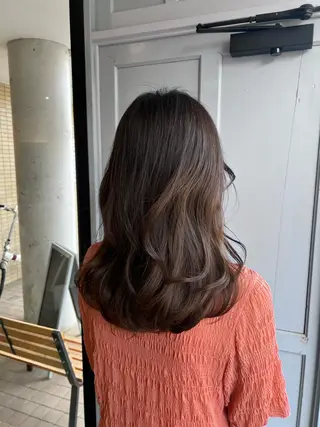 ロング カラー ツキダテ ユイのヘアスタイル