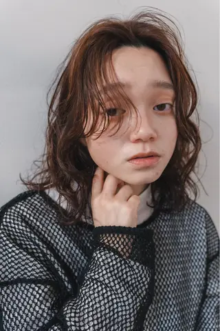 ミディアム パーマ kyon.hair 韓国カットカラーのヘアスタイル
