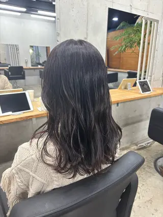 ミディアム カラー mono / Manatoのヘアスタイル