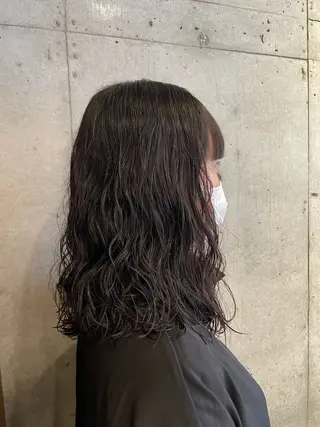 ミディアム パーマ CRESCENDO 山本樹カットカラーのヘアスタイル