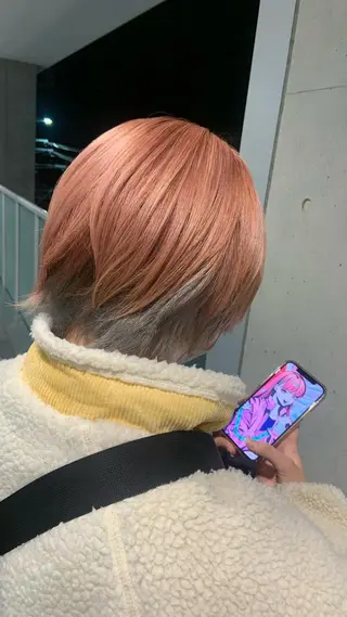 ショート カラー アニメ髪・ウルフ🦇 樋口莉夏のヘアスタイル