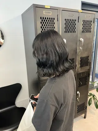 ミディアム INORI /フェイスレイヤーのヘアスタイル