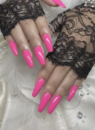 ネイル 24時間営業 UNABOMBAのネイルデザイン