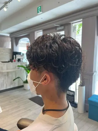 ミディアム 岡本 勇輝のヘアスタイル