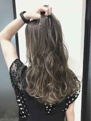 セミロング カラー 高木 麻知子のヘアスタイル