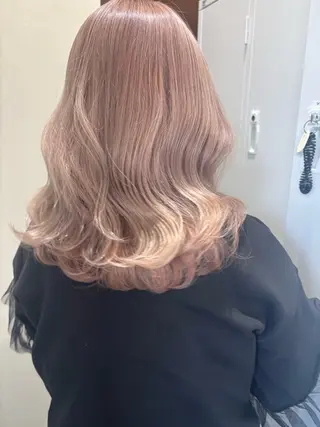 セミロング カラー ings JAPAN所属・衣畑 綾香のヘアスタイル