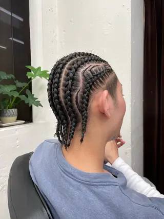 ヘアアレンジ メンズ コーンロウ／ブレイズ SYUのヘアスタイル