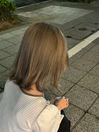 ミディアム カラー 🍓ハイトーンカラー 🎀nene🍓のヘアスタイル