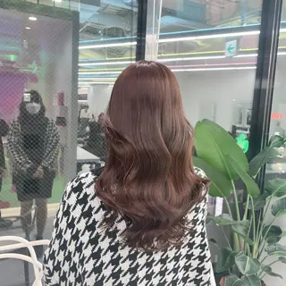 セミロング カラー ヘアアレンジ YUZA grow HAIR 札幌所属・韓国ヘア指名率 No. 1小堀京介のヘアスタイル
