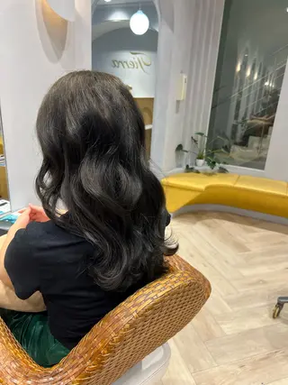 セミロング カラー 竹内 亜由夢のヘアスタイル