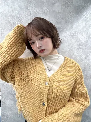 ショート カラー ハイトーン/レイヤー 💜Akaneのヘアスタイル