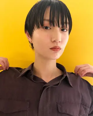 ショート カラー Loom.所属・村上雅人 ナチュラルモードのヘアスタイル