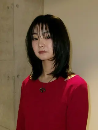 ミディアム MIES ミナリのヘアスタイル