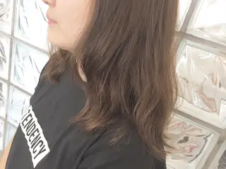 セミロング カラー KARIOCA HEAD DESIGN所属・Sakairi Yunaのヘアスタイル