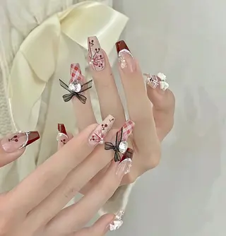 ネイル D-BEAUTY Nailsalonのネイルデザイン