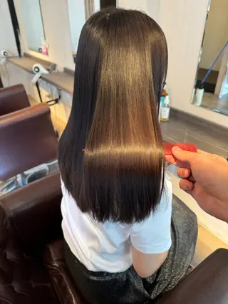 パーマ GARDEN所属・GARDEN髪質改善 美髪ストレートのヘアスタイル