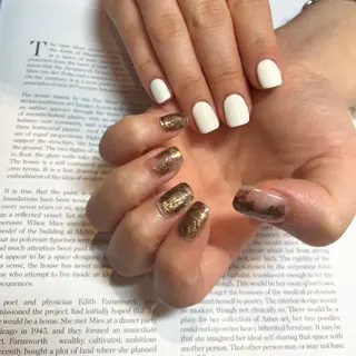 ネイル anyora nail salon所属・大人ワンホン キラキラ／Ayanoのネイルデザイン