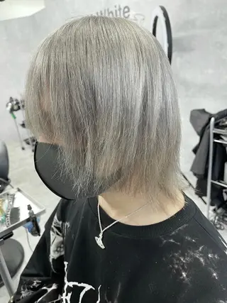 ショート カラー メンズ オフホワイトアンドなんば所属・福西 洋斗のヘアスタイル